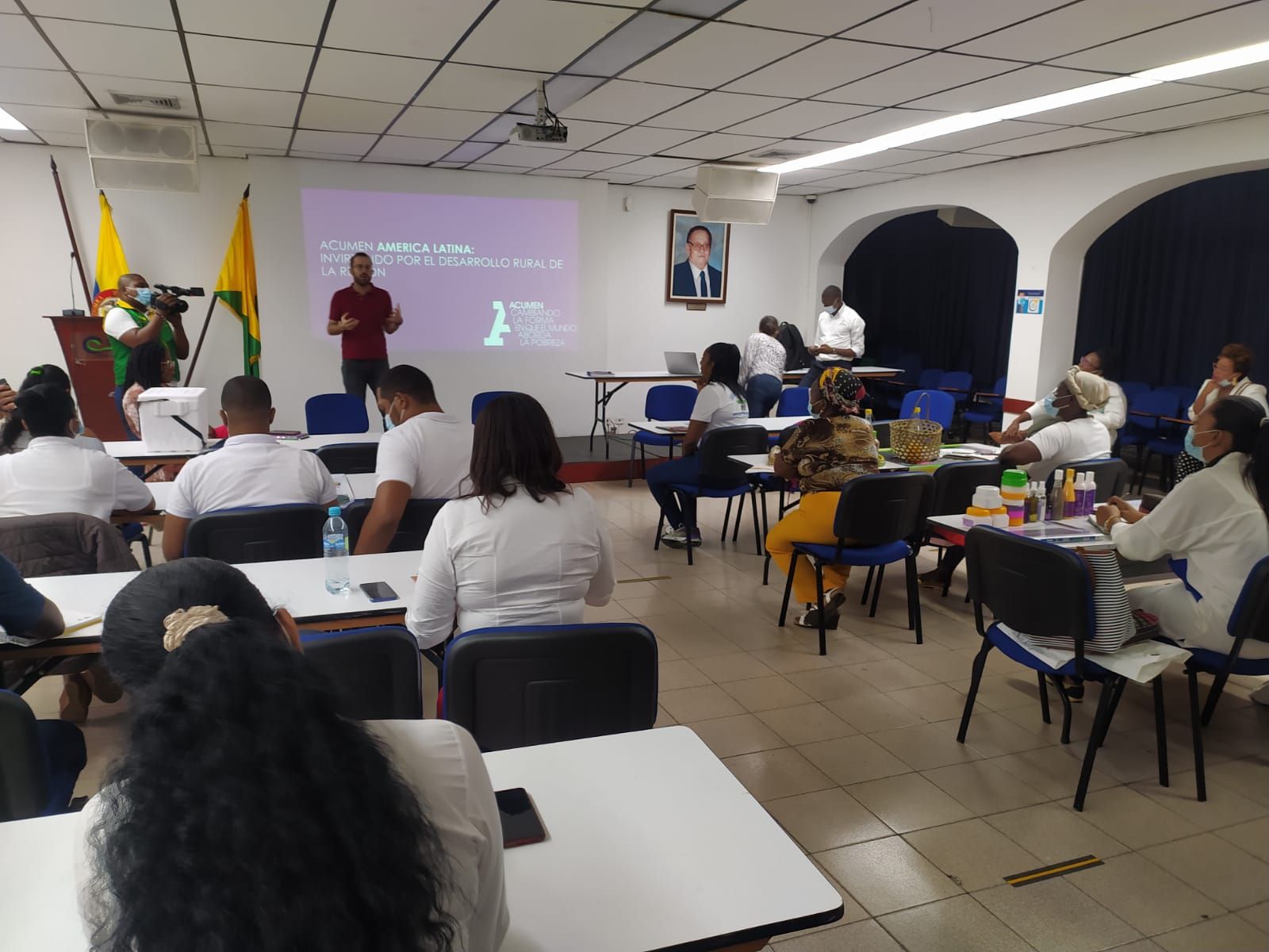En visita al Distrito de Buenaventura la Organización Internacional Acumen busca financiar empresarios con alto impacto social