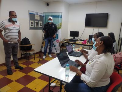 Emprendedores de zona urbana y rural presentan modelo de negocio ante jurado de la Alcaldía Distrital y Gobernación del Valle