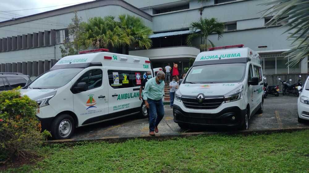 Llegan dos nuevas ambulancias a reforzar la atenci&oacute;n en el hospital Luis Ablanque de La Plata de Buenaventura