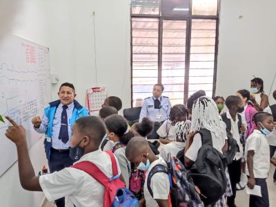 Estudiantes de la IE Niño Jesús de Praga del Corregimiento del Bajo Calima recorrieron las instalaciones de la Secretaría de Tránsito y Transporte
