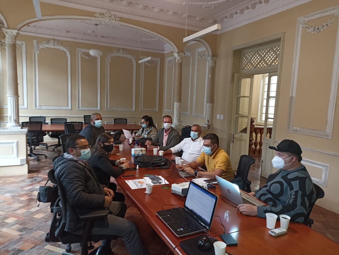 Administración distrital se reunió con contratistas de la Casa de la Cultura para lograr la finalización de la obra