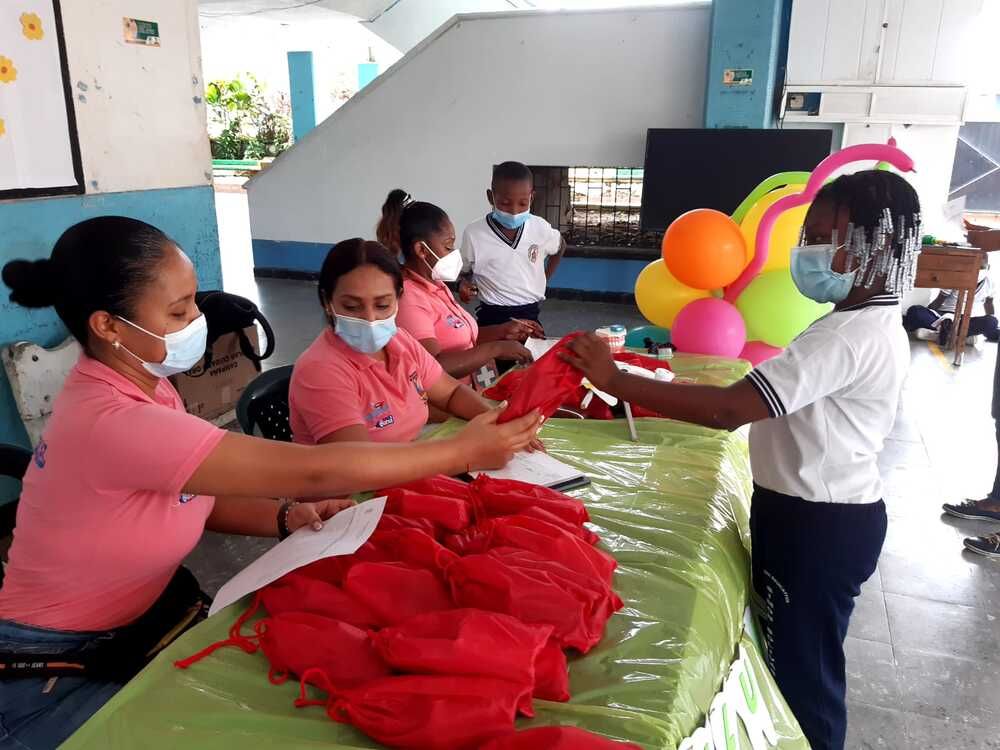 Colegio Simón Bolívar fue priorizado para conmemorar el Día Nacional del Cepillado por parte de la Secretaría de Salud