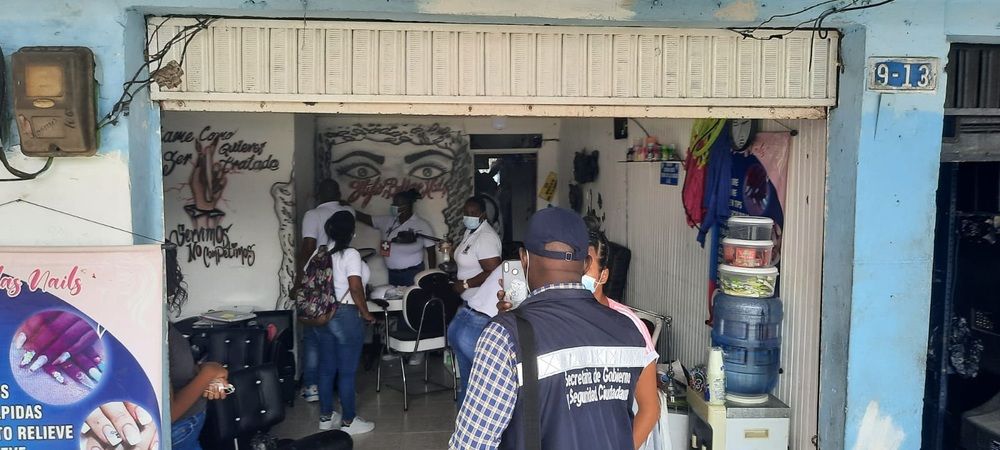 En operativo de vigilancia y control cierran sala de belleza por realizar procedimientos no autorizados