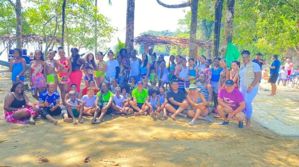  Decenas de niños fueron exaltados por su compromiso educativo en Buenaventura
