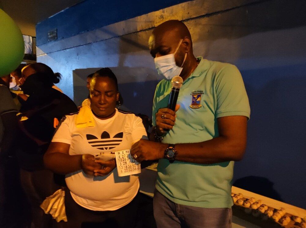 La primera Autoridad del Distrito Víctor Hugo Vidal Piedrahita acompañó a los moradores del barrio Kennedy en sus 58 años de fundación