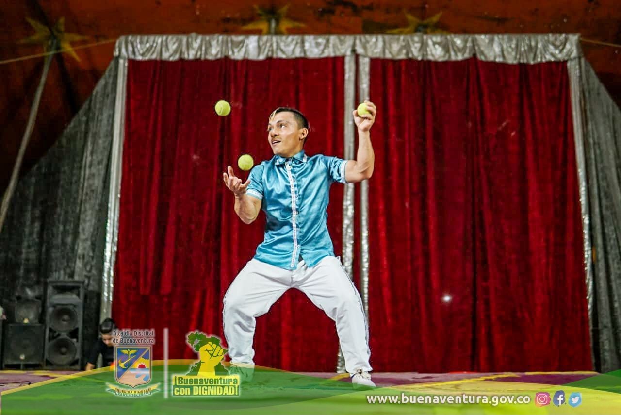 Mas de 200  niños de la ciudad asistieron al Circo totalmente gratis