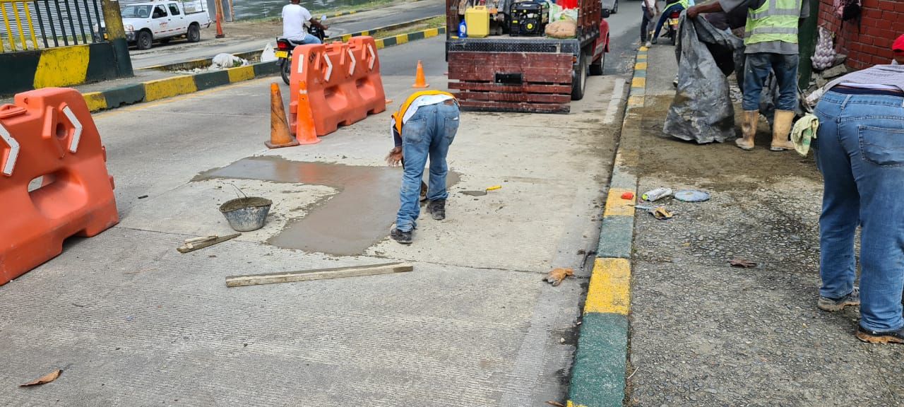 Secretario de Infraestructura Vial realizó inspección al mejoramiento de la vía que se adelanta en la zona continental