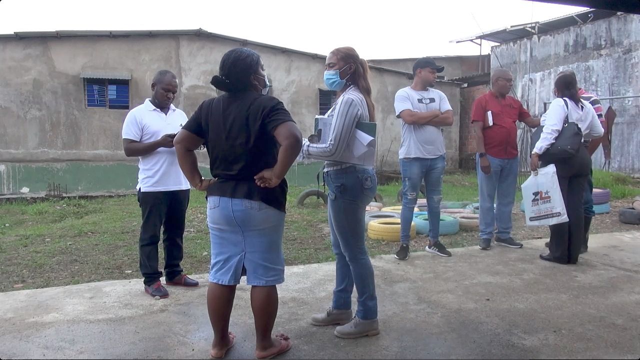 Trabajos para mejorar calles de los barrios El Triunfo y Brisas del Pacífico socializa Secretaría de Infraestructura Vial