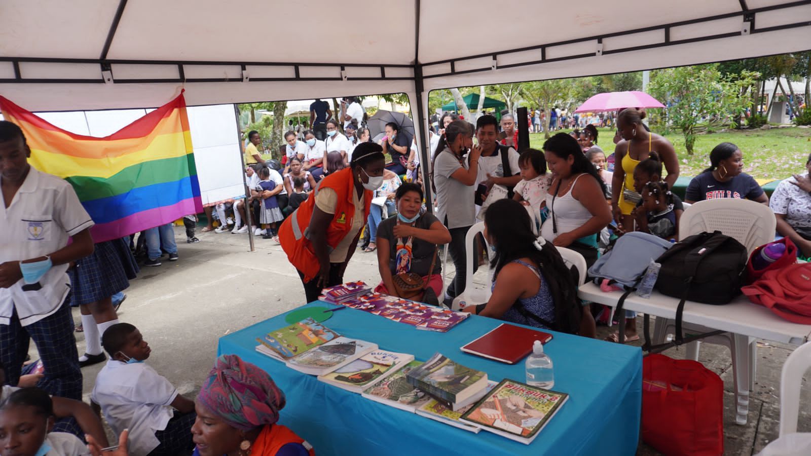 Con la participación de tres representantes de las Comunidades Indígenas se celebró el Día del Libro