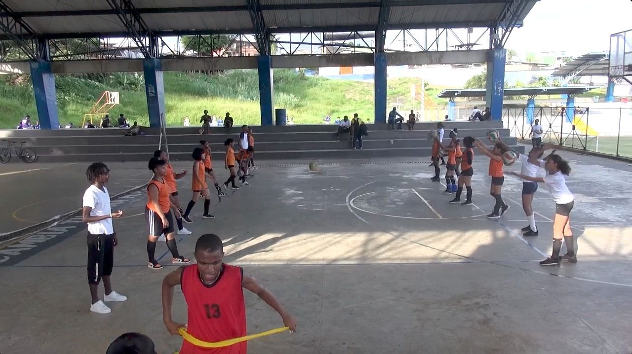 Periódico El Espectador a través de su programa Color Colombia visitó los escenarios deportivos de Buenaventura