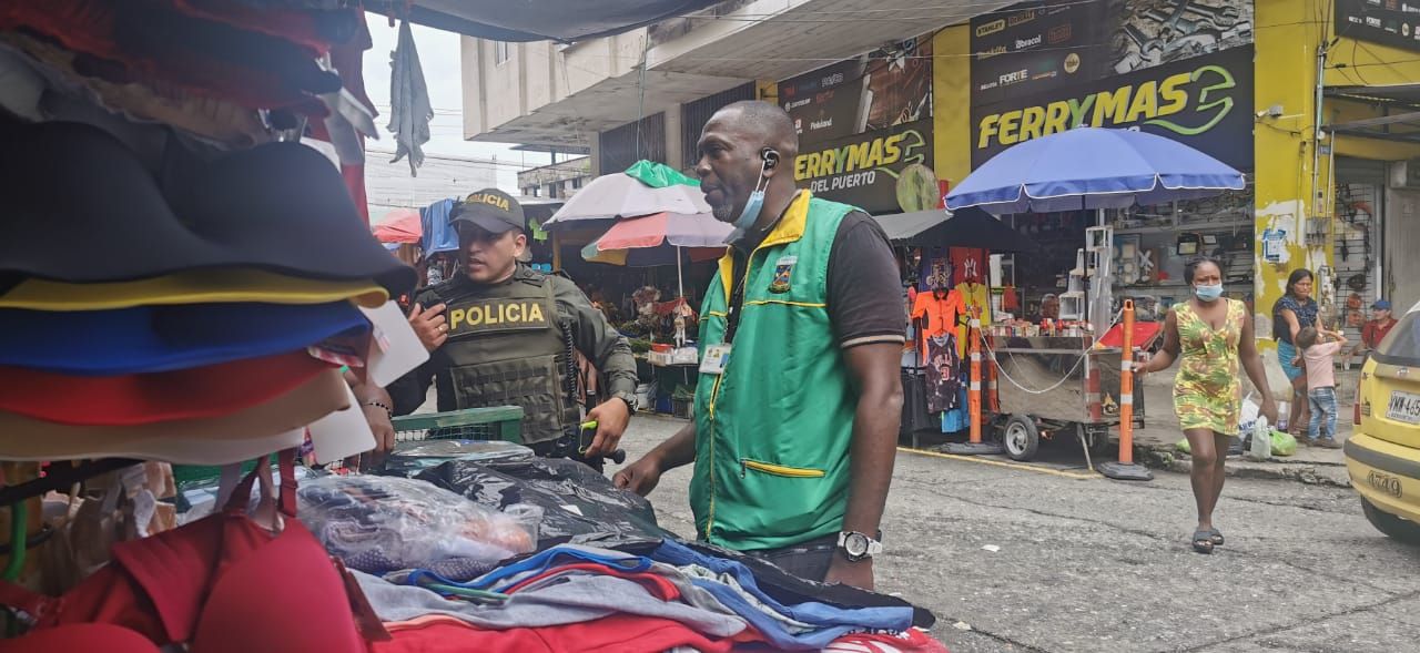 Control Físico continúa trabajando en organización del comercio en Pueblo Nuevo