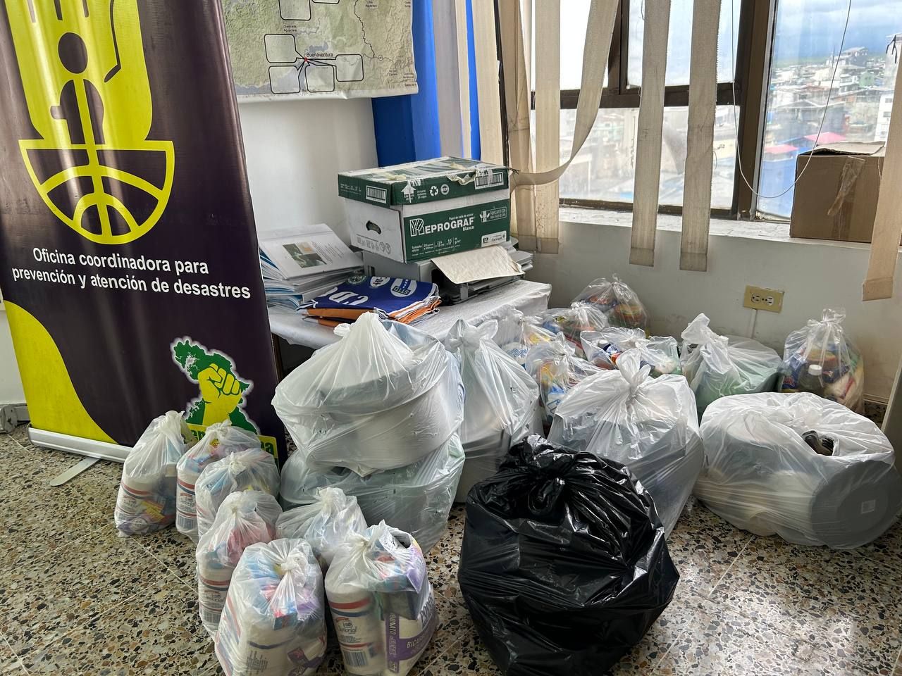 Alcaldía Distrital entregó ayudas humanitarias a familias damnificadas en Buenaventura