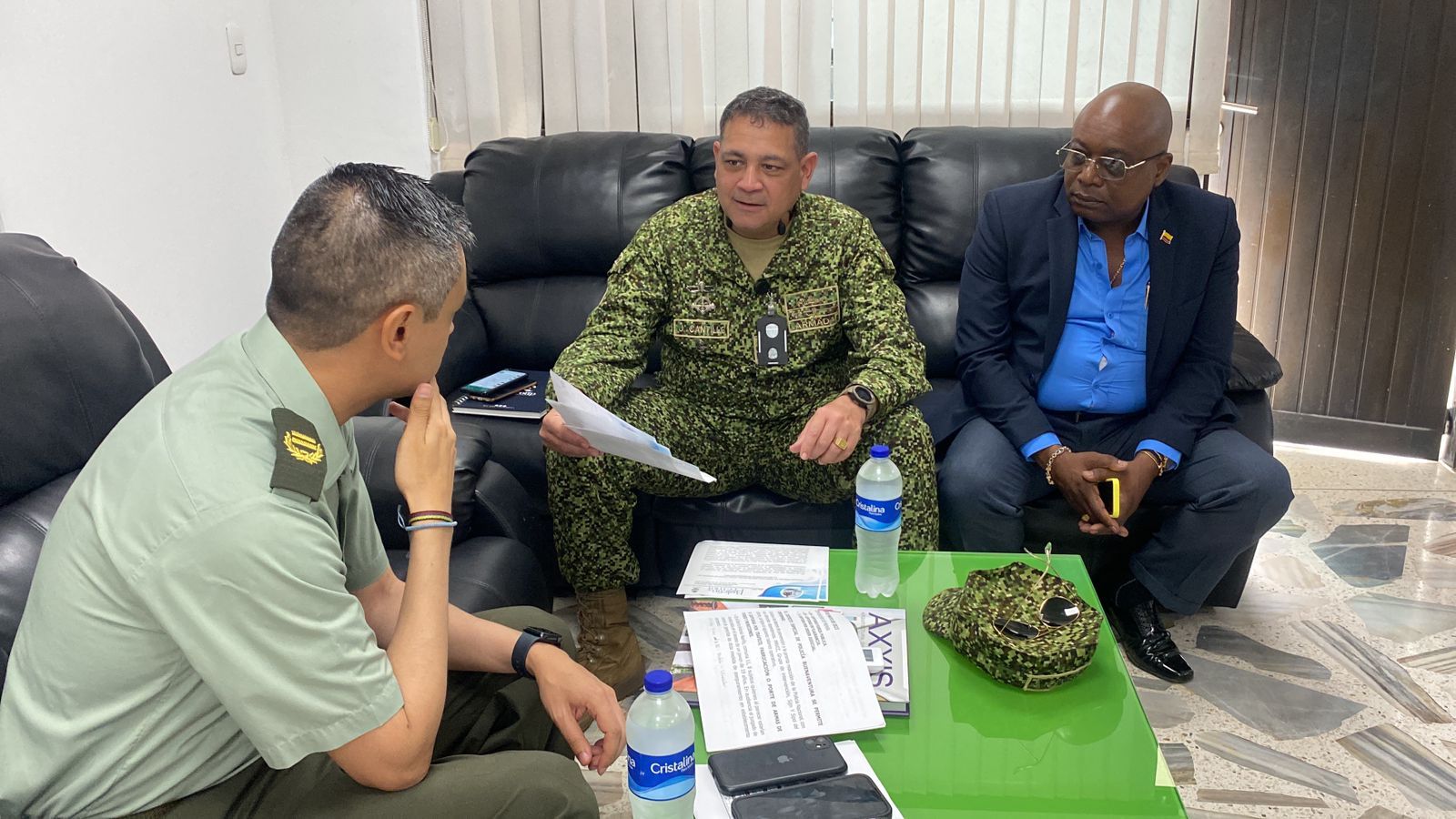 Secretaría de Gobierno hizo presencia con la Armada y Policía Nacional en la comuna 8 durante el fin de semana