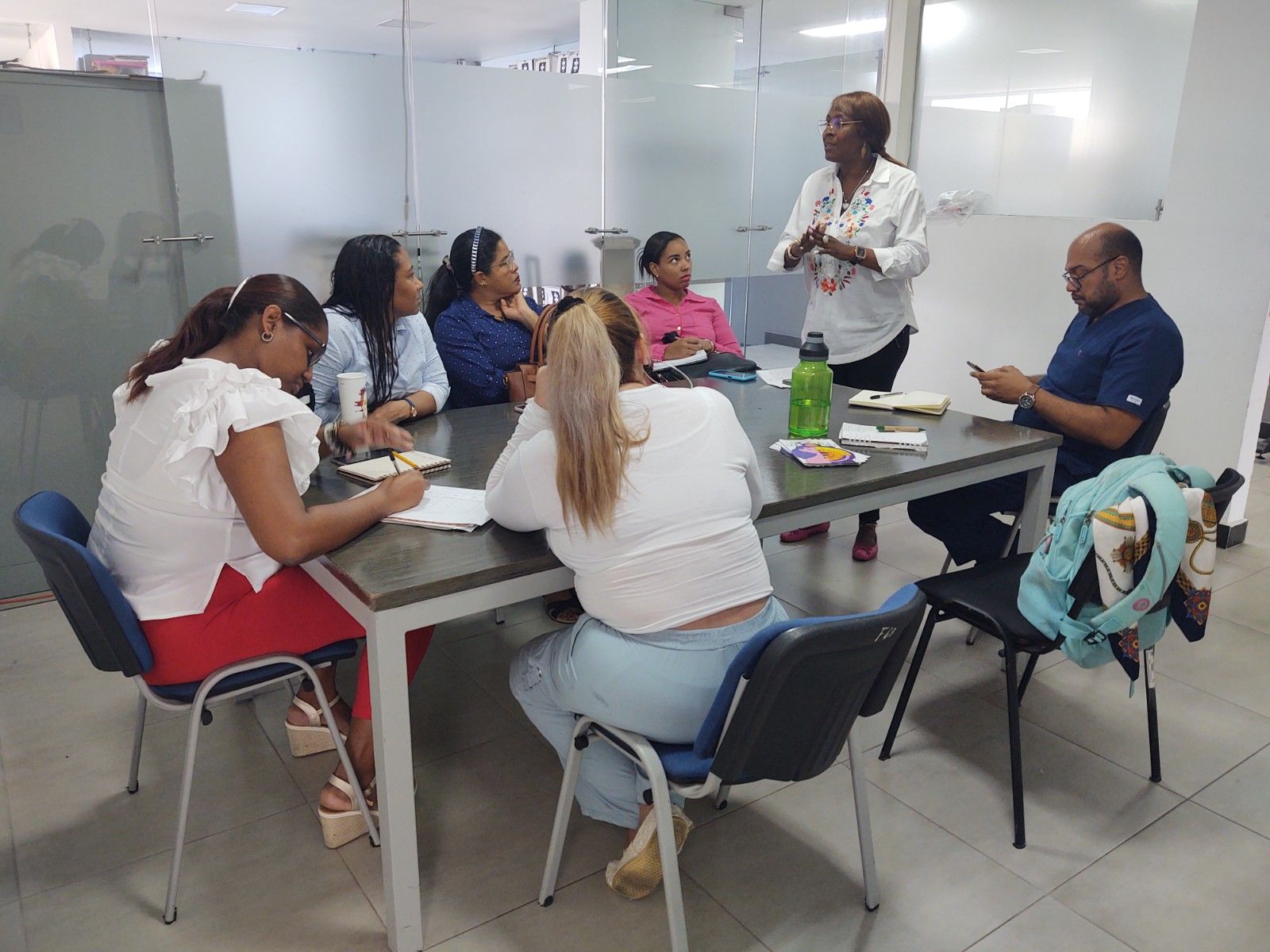 Espacio de diálogo hacia las barreras en la atención de los usuarios.