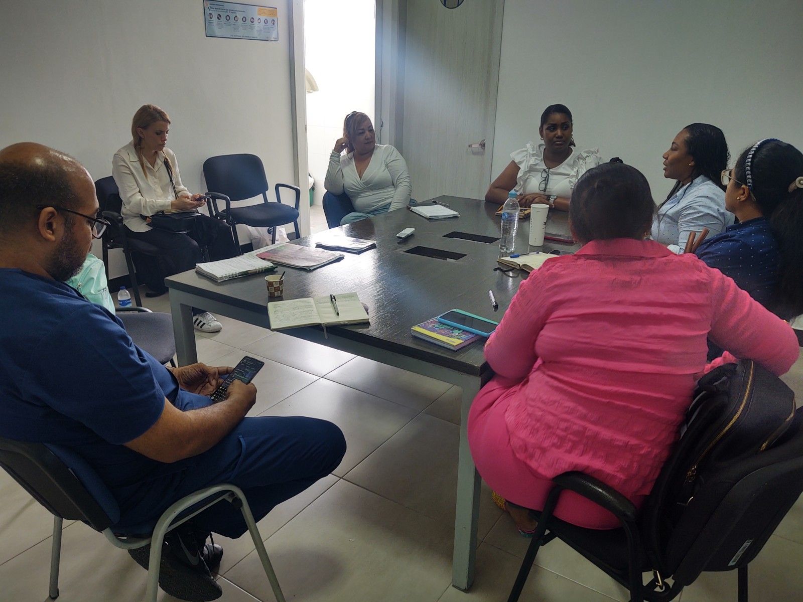 Espacio de diálogo hacia las barreras en la atención de los usuarios.