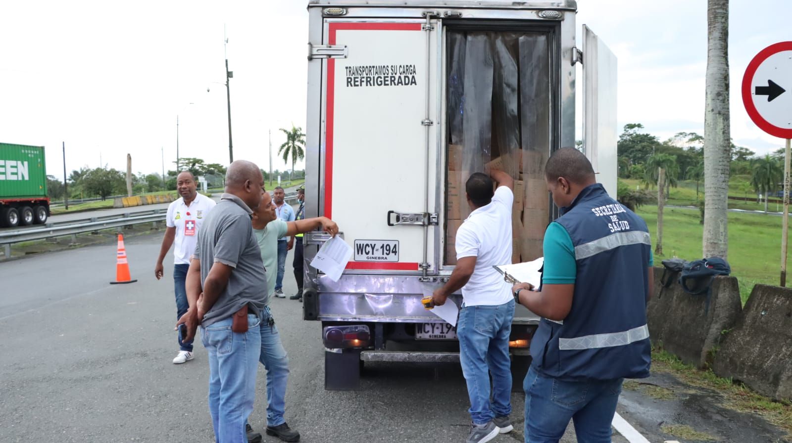 SecretarÃ­a de Salud realiza retenes sanitarios para verificar la calidad de los alimentos que ingresan a Buenaventura
