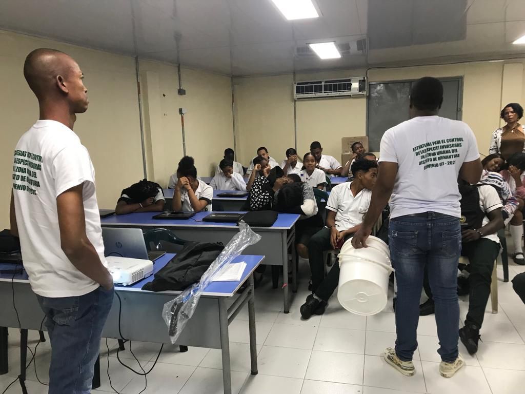 Cien estudiantes fueron capacitados sobre fauna invasora en Buenaventura