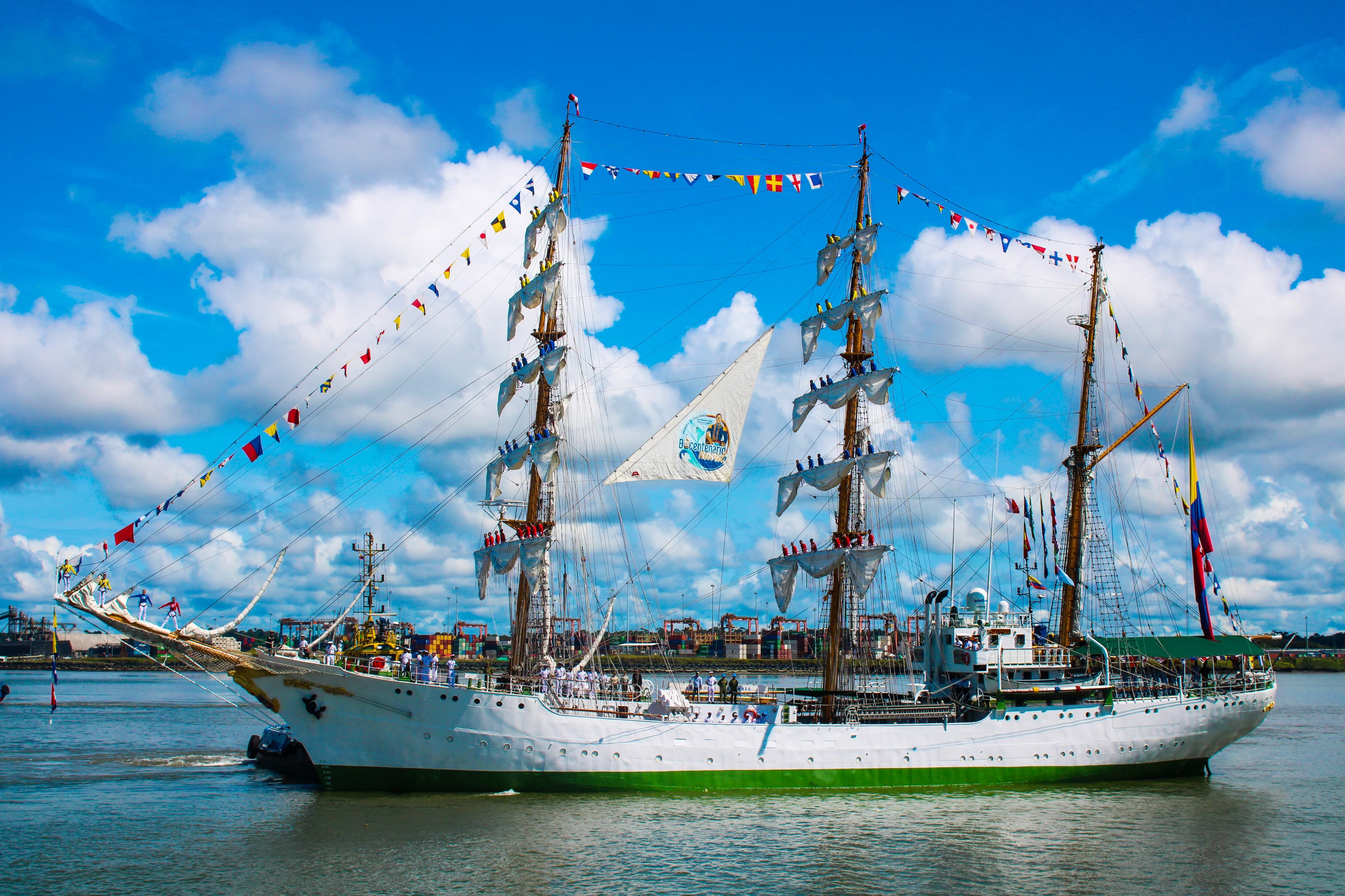 Buque insignia "ARC Gloria" arribó nuevamente al puerto de Buenaventura