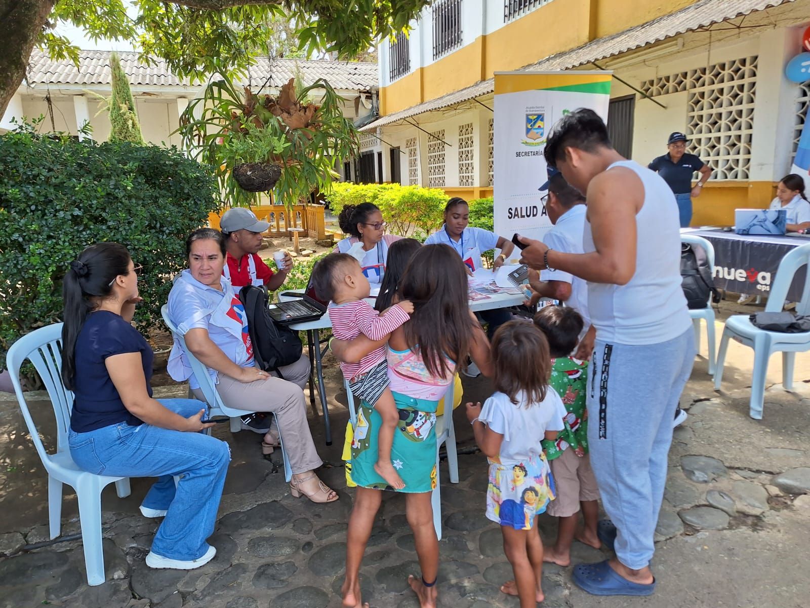 Realizan jornada de atención a la población de Santa Rosa de Guayacán que está desplazada en Dagua