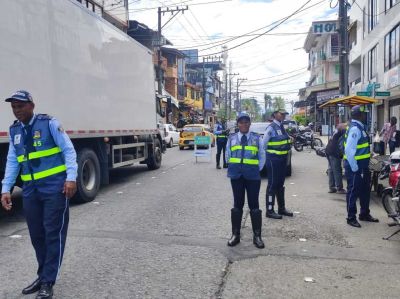 Secretaría de Tránsito en puestos de control concientizó sobre el uso del casco  