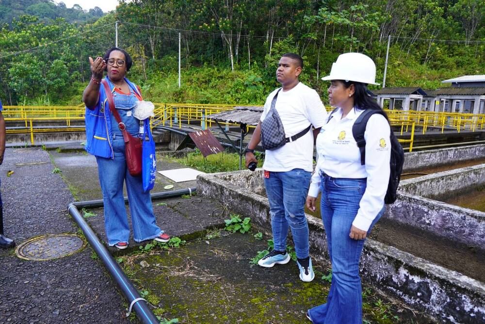 Por Fenómeno del Niño y escasez de agua en Buenaventura autoridades realizaron recorrido en el río Escalerete