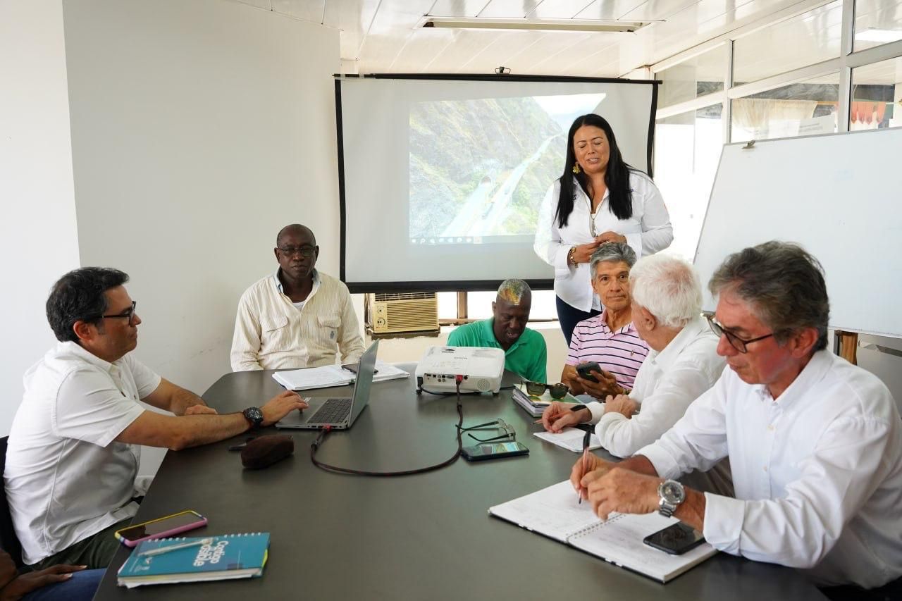 Alcaldía de Buenaventura lidera encuentro clave para impulsar proyecto de doble calzada Buga - Buenaventura