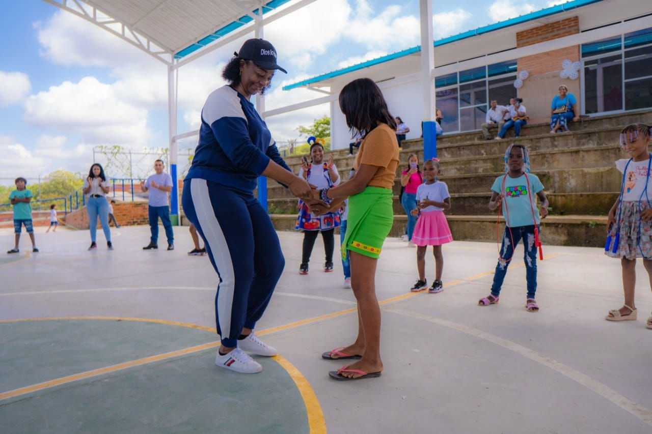 Alcaldesa Distrital escuchó y atendió los sueños y anhelos de las nuevas generaciones de Buenaventura