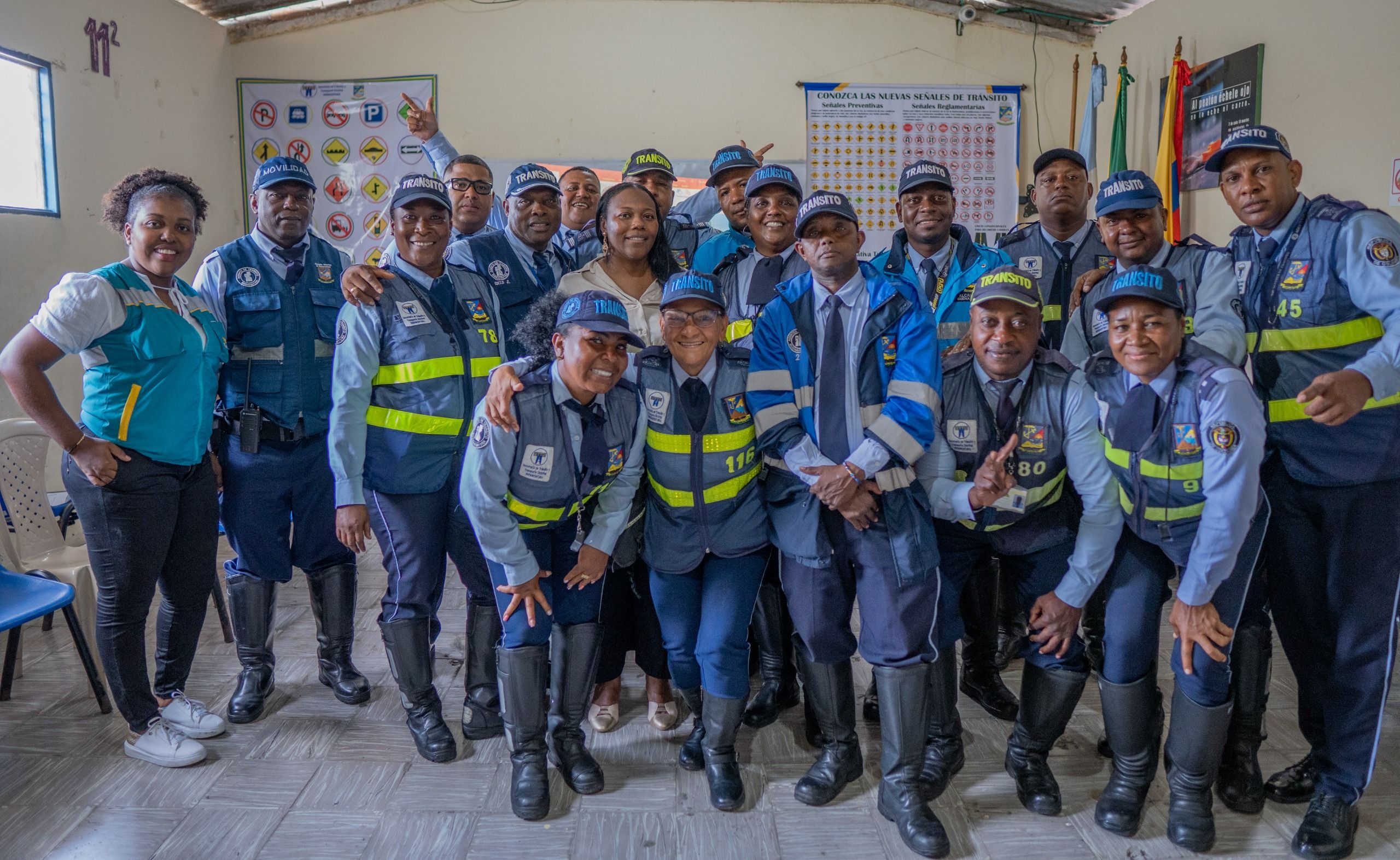 Alcaldesa Distrital lidera campaña para reducir cargas laborales en Agentes de tránsito de Buenaventura