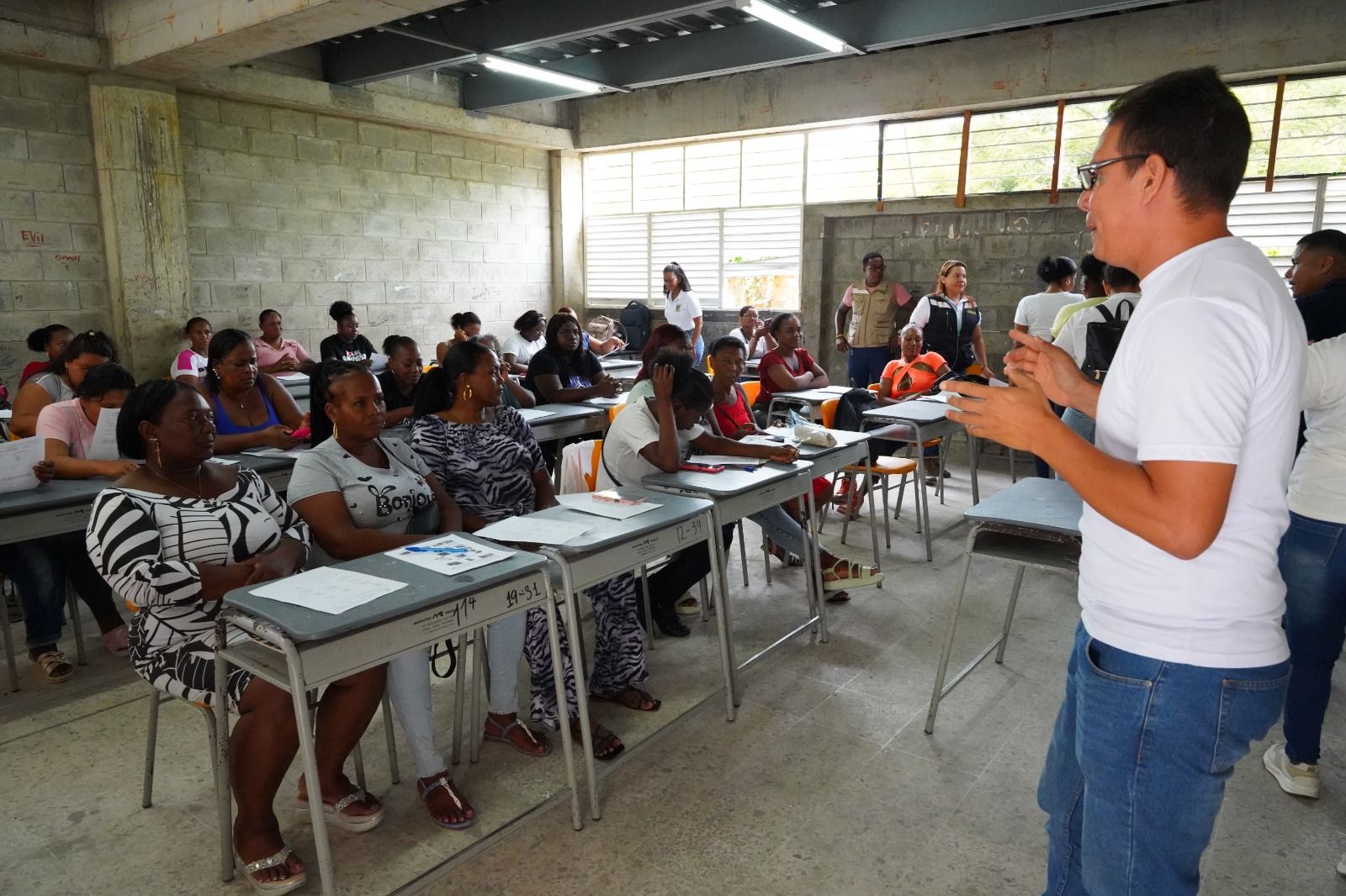 Manipuladoras del Programa de Alimentación Escolar están siendo capacitadas para brindar un servicio óptimo a los estudiantes