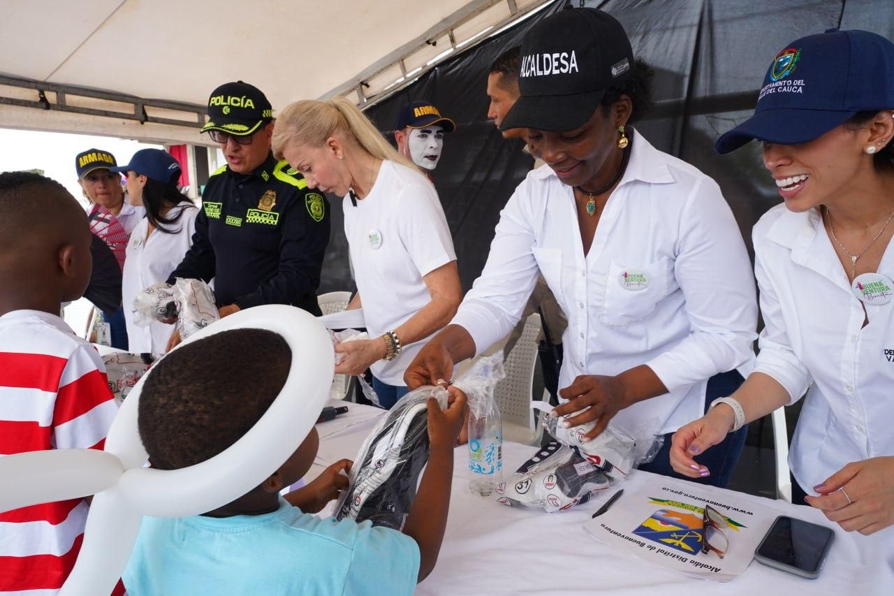 Familias del barrio San Francisco fueron favorecidos con oferta institucional, mejoramientos de vivienda y nombramiento de monitores