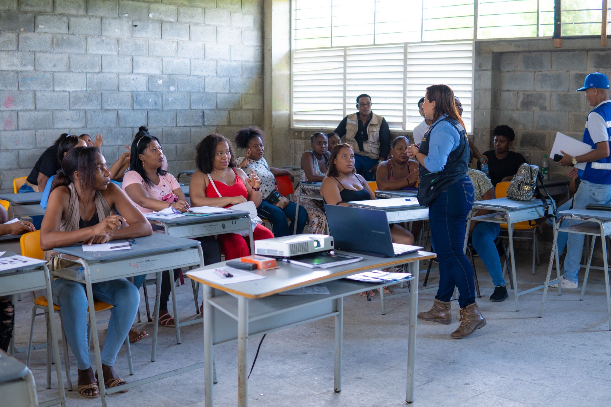 Manipuladoras del Programa de Alimentación Escolar recibieron capacitación sobre el manejo adecuado de los alimentos
