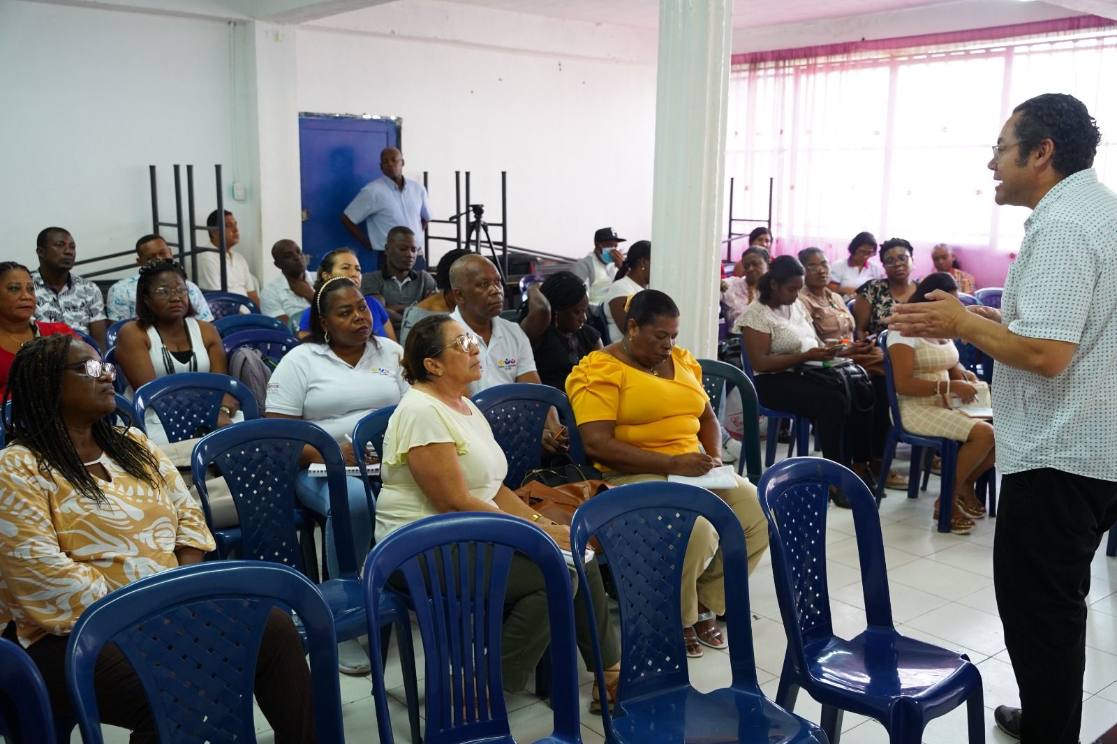 Equipo de la Secretaría de Etnoeducación y tutores del Programa Todos a Aprender fueron capacitados por funcionario del Ministerio del Ramo