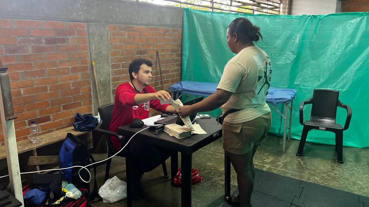 Familias desplazadas del Bajo Calima recibieron atención médica integral en Brigada de Salud