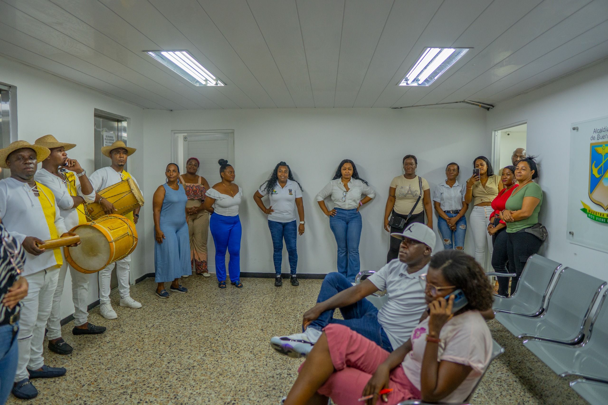 Al son de la chirimía, la alcaldesa Ligia del Carmen Córdoba Martínez invita a sumarse a la campaña Buenaventura Bonita