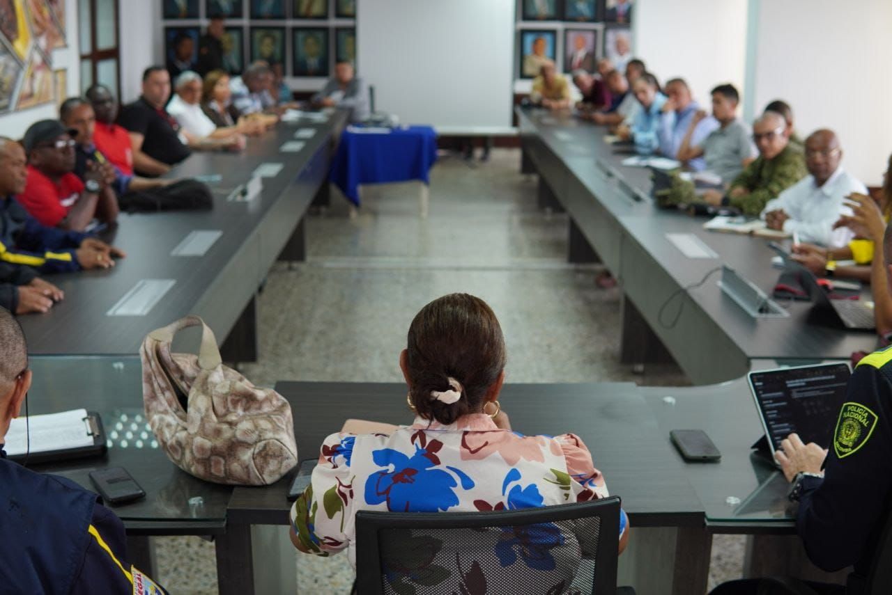 Alcaldía Distrital, transportadores y Policía Nacional amplían red de apoyo para mejorar seguridad para este gremio en Buenaventura