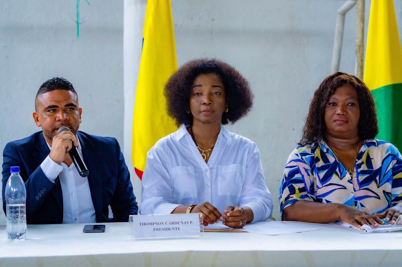 Alcaldesa Ligia del Carmen Córdoba Martínez y secretarios de despacho escucharon a la comunidad en Concejo a la Calle en Buenaventura