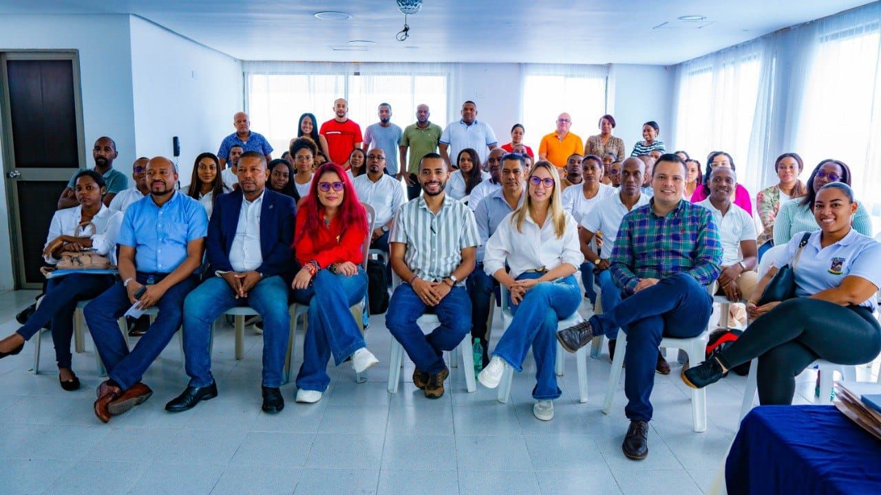 Intercambian experiencias y conocimientos para fortalecer la Defensa Judicial del Distrito