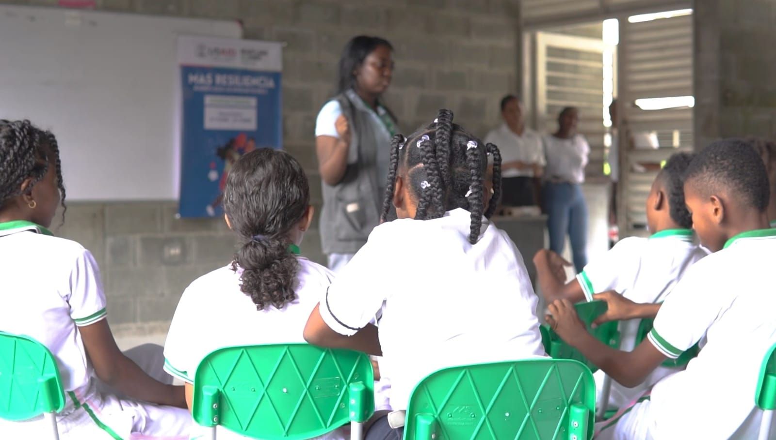 Buenaventura hace jornadas de concientización en colegios contra la Homofobia, Bifobia y Transfobia