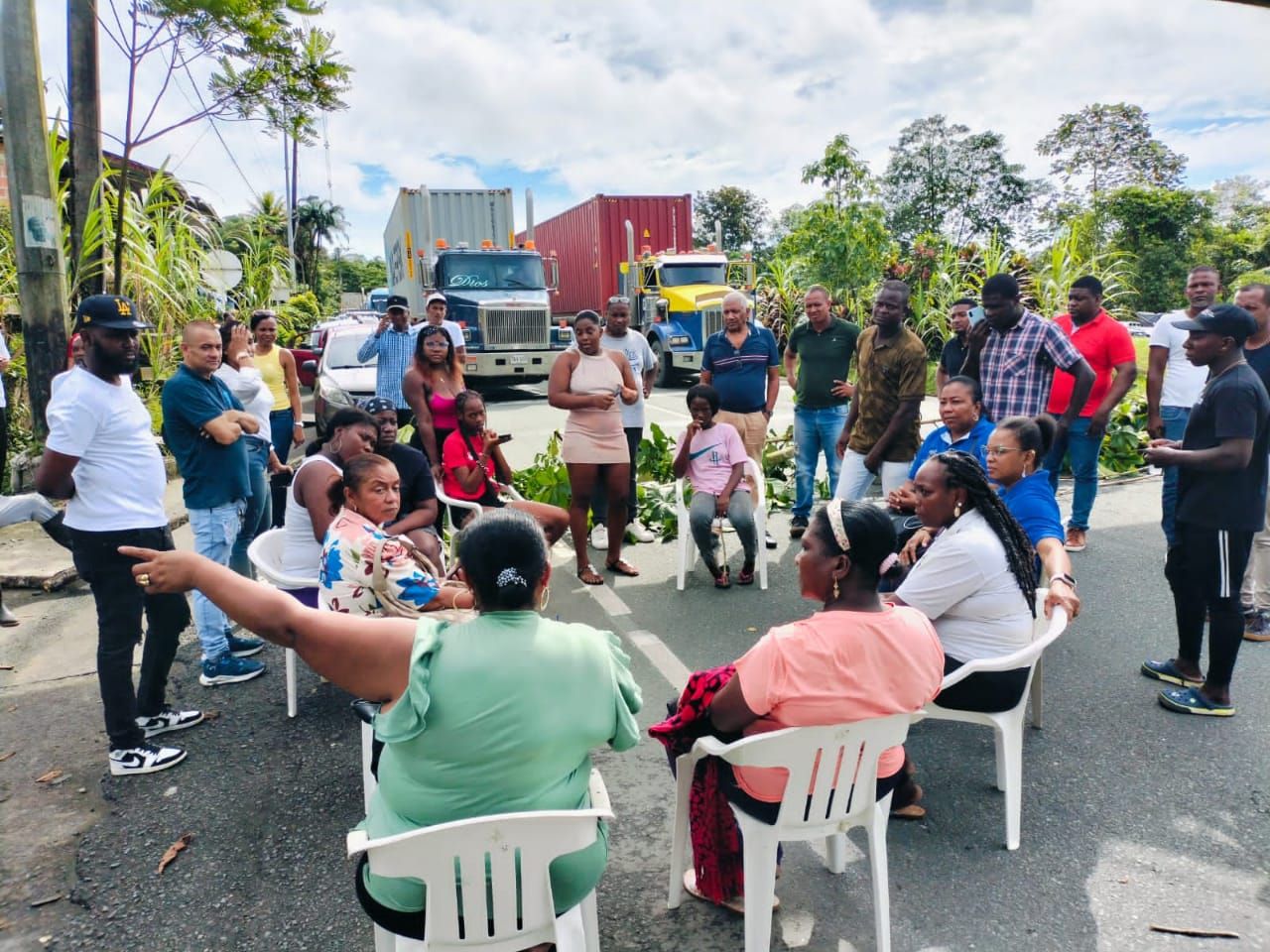 La Alcaldía participa en diálogos con la comunidad de Zaragoza que exigía mejoras en el servicio de agua potable