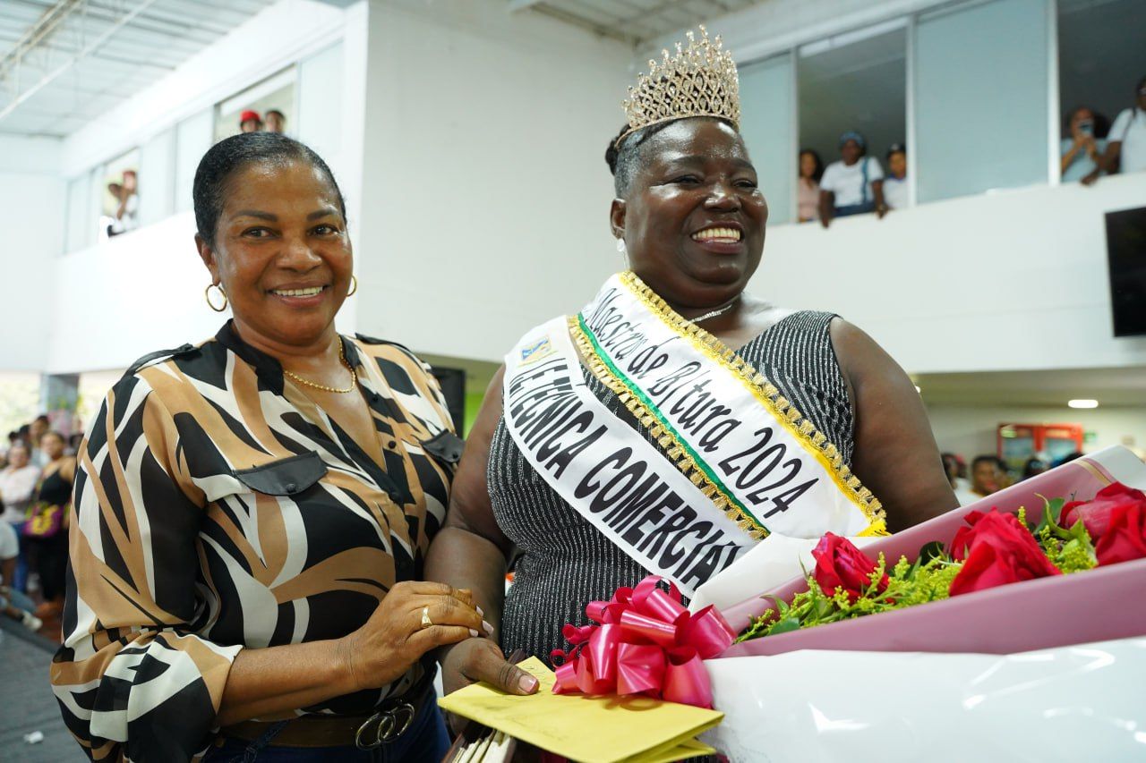 Participación masiva de docentes en la elección de la Reina de los Maestros en Buenaventura
