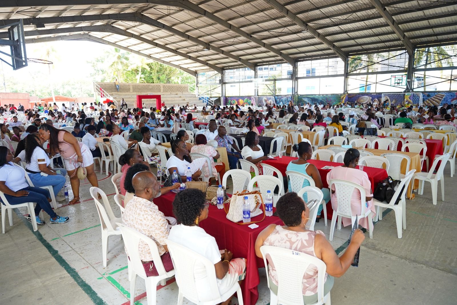 Alcaldía Distrital realizó celebración del Día del Maestro