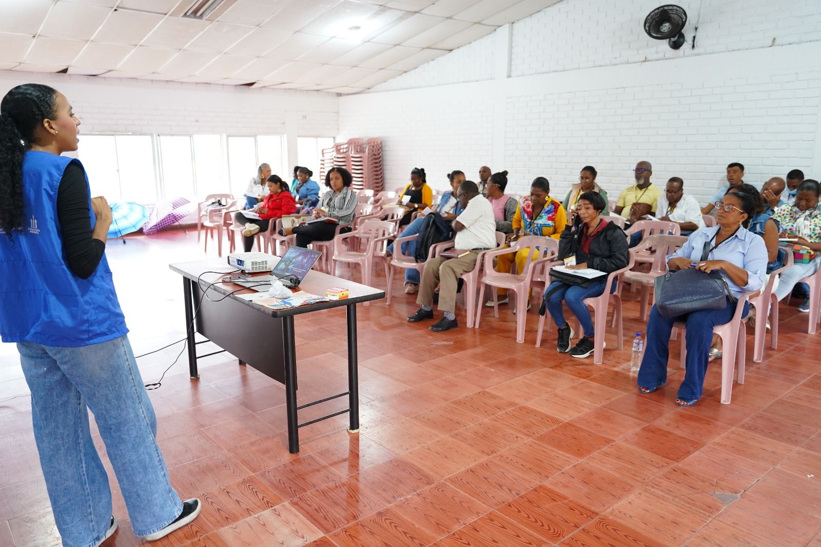 Representantes de la Fundación PROINCO capacitaron a rectores y docentes en Educación en Emergencia