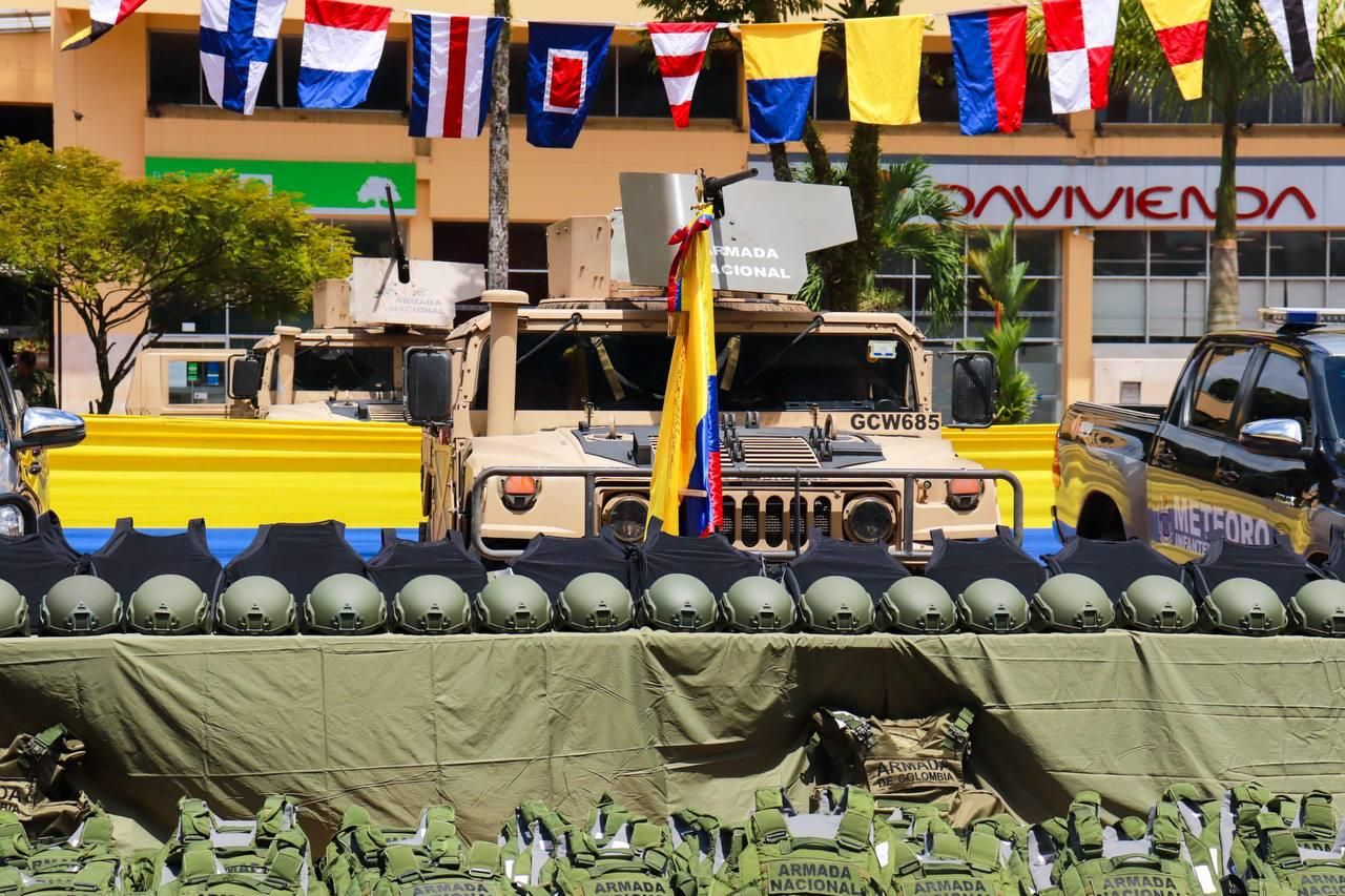 Gobernación del Valle entregó a la Armada Nacional equipamientos que permitirán mejorar las capacidades operacionales en el territorio