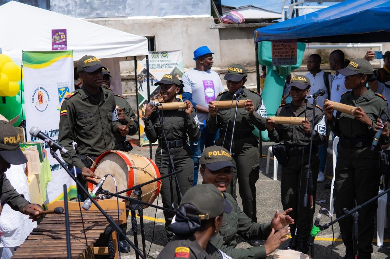 Gran jornada de atención institucional benefició  a  moradores de la Comuna 7 del Distrito de  Buenaventura