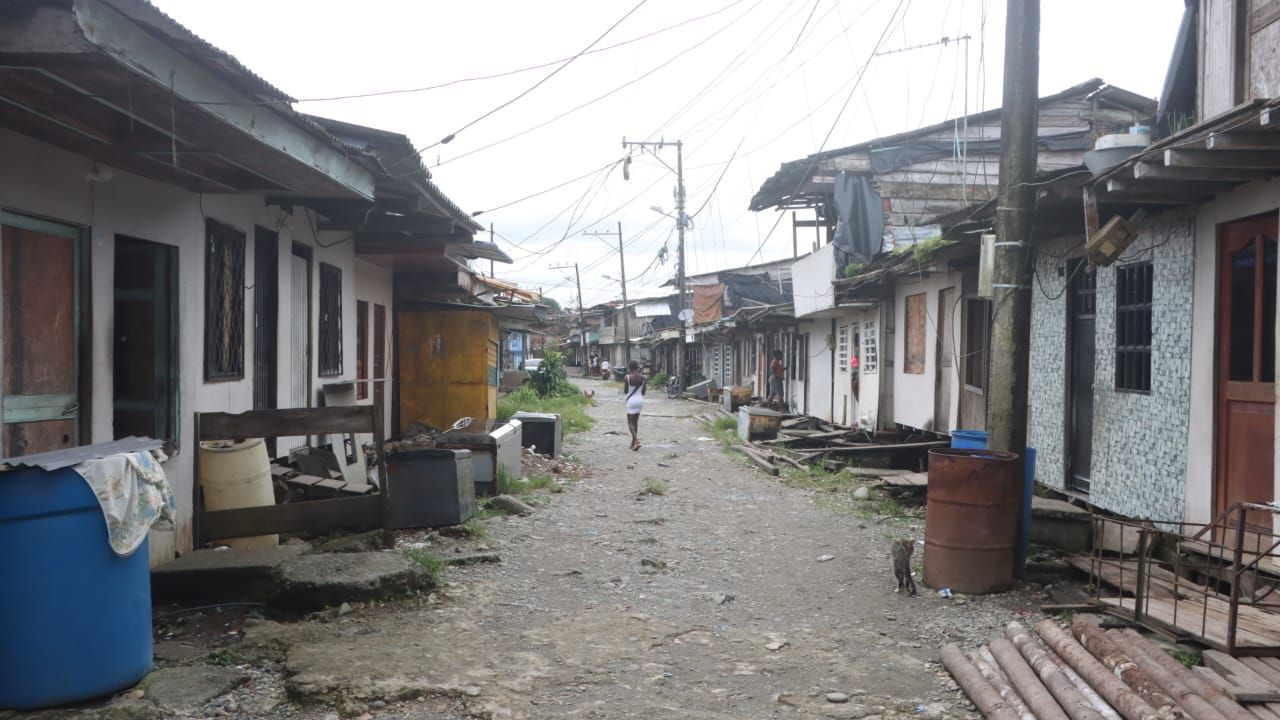 Directora Financiera de la Alcaldía Distrital explicó a moradores del barrio Alfonso López Pumarejo el porqué del cobro del impuesto predial
