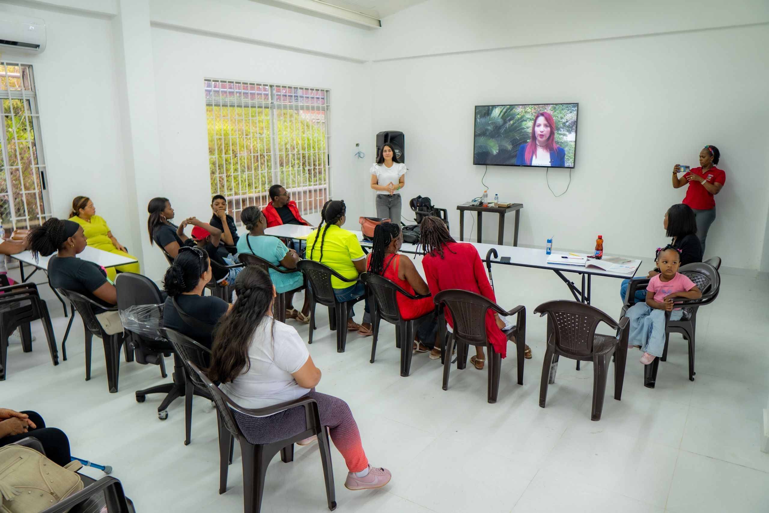 Alcaldía Distrital realiza encuentros de familias para fortalecer la comunicación y mitigar la violencia en menores