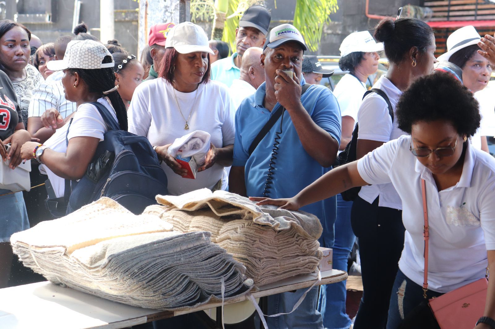 Diferentes elementos donados por la DIAN fueron entregados a través de la Alcaldía Distrital