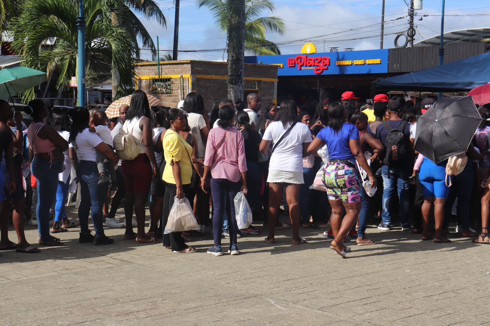 Diferentes elementos donados por la DIAN fueron entregados a través de la Alcaldía Distrital
