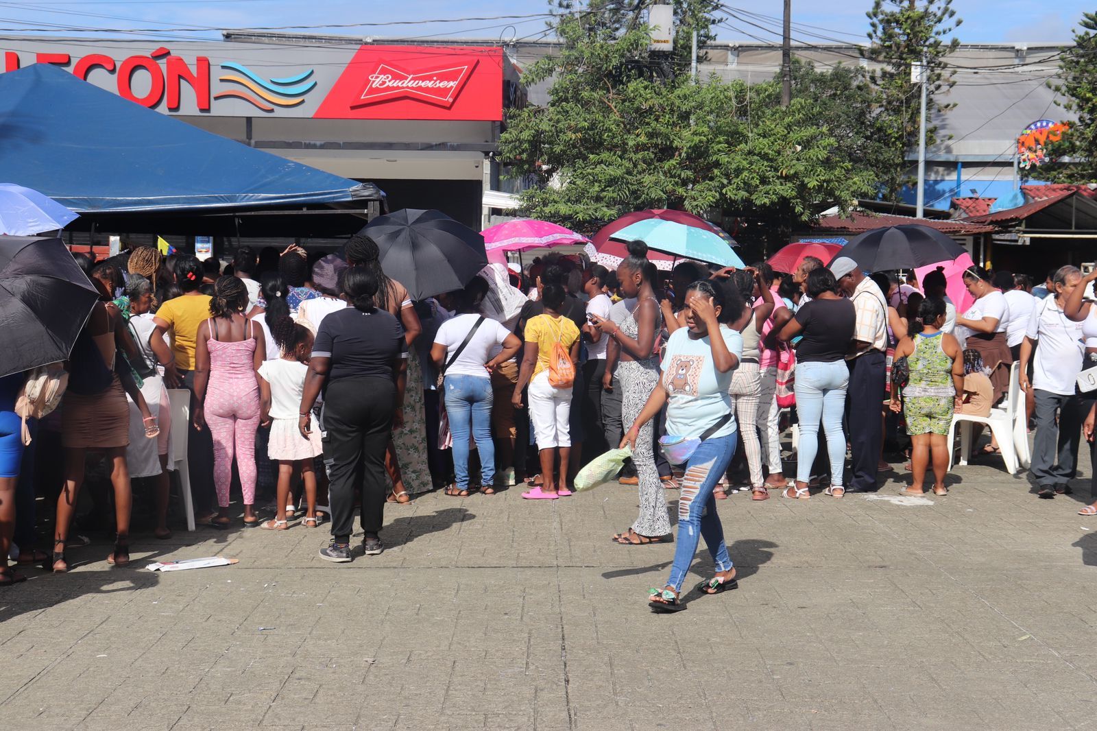Diferentes elementos donados por la DIAN fueron entregados a través de la Alcaldía Distrital