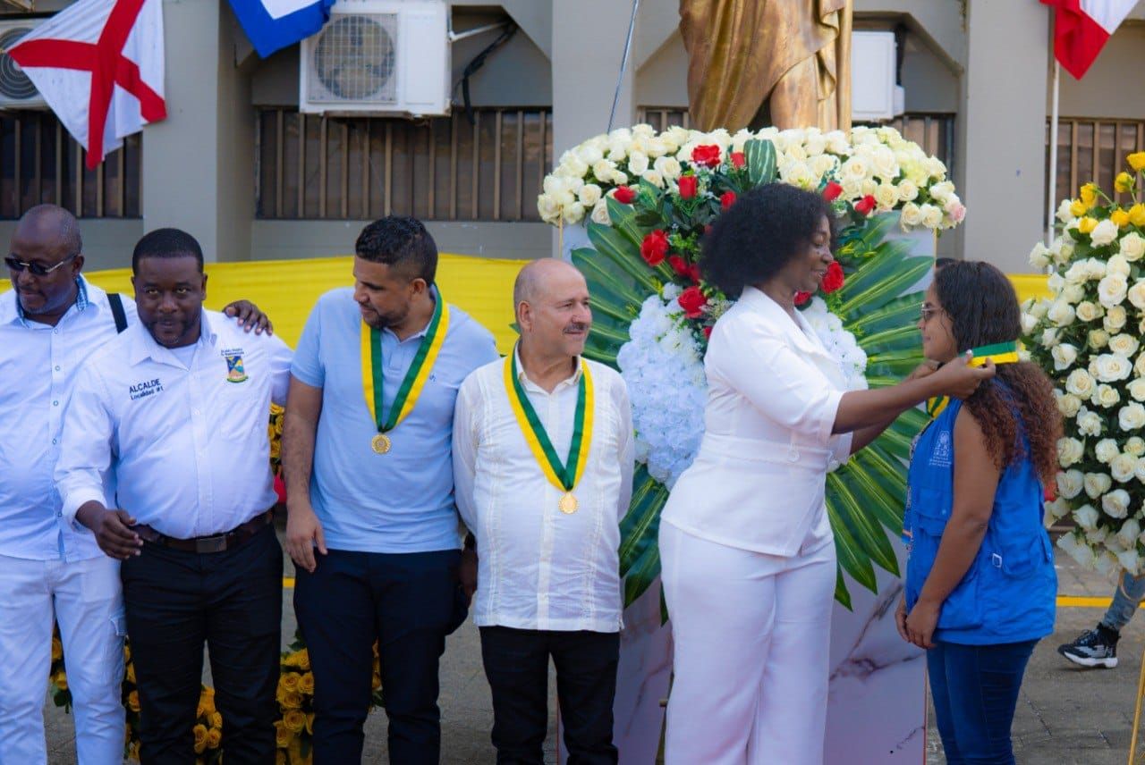 Comunidad participó masivamente del Desfile del 20 de Julio convocado por la Alcaldía Distrital